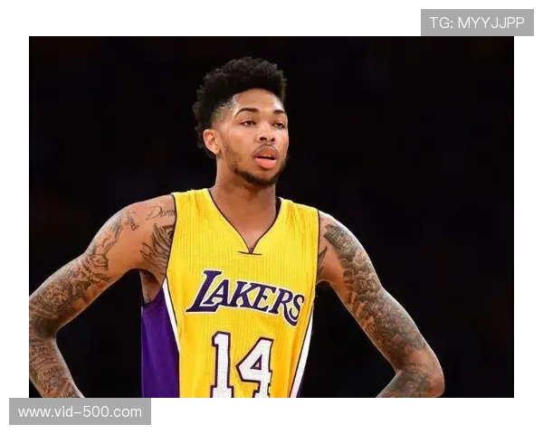 “戴维斯狂砍51分助英励取胜，WCBA赛场现个人秀”